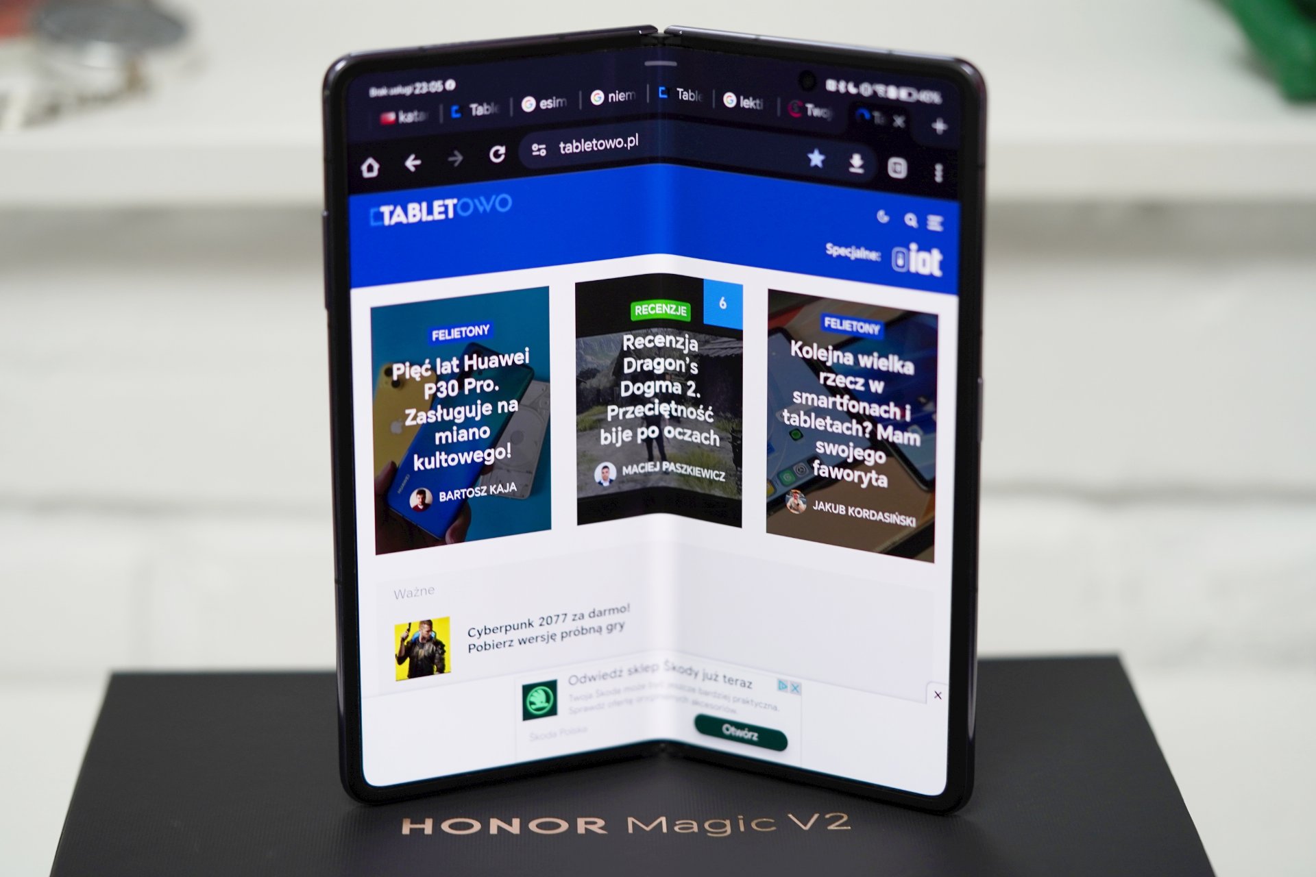 Honor Magic V2